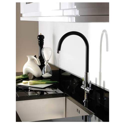 LINEAR NERO Spout Kitchen Tap