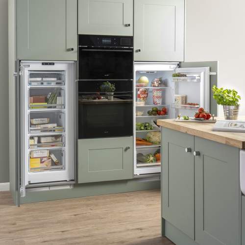 Caple RiL126 In-Column Larder Fridge